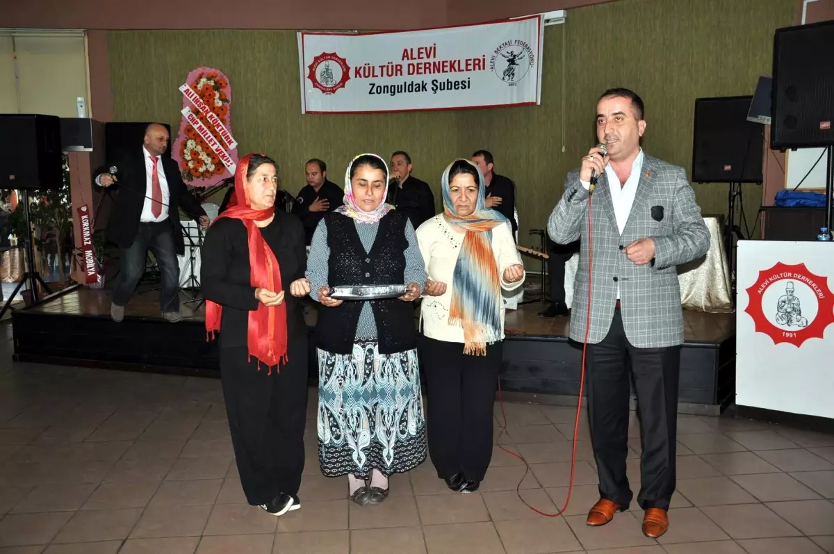 Alevi Kültür Derneği Aşure Çorbası Töreni Düzenledi