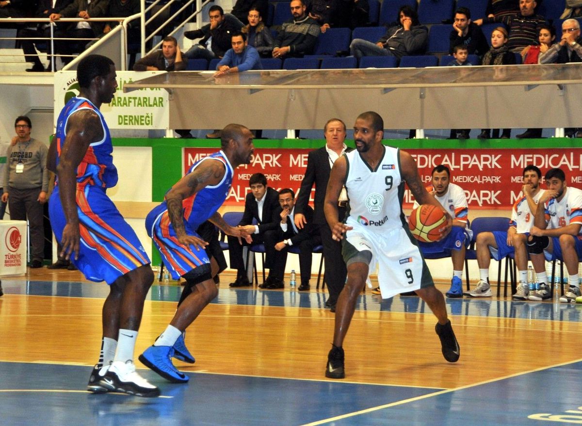 Aliağa Petkim - Mersin Büyükşehir Belediyespor: 73-82