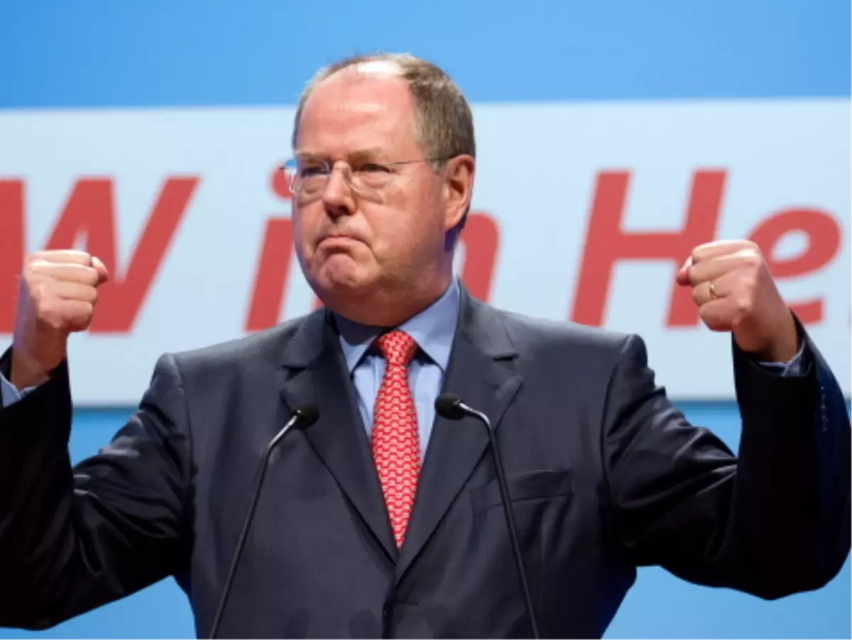 Almanya -Spd\'nin Başbakan Adayı Steinbrück Oldu