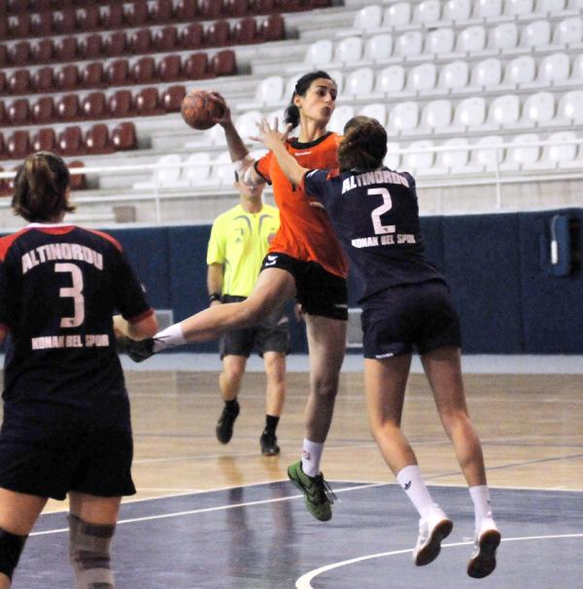 Altınordu Konak Belediye Rahat Kazandı: 36-25