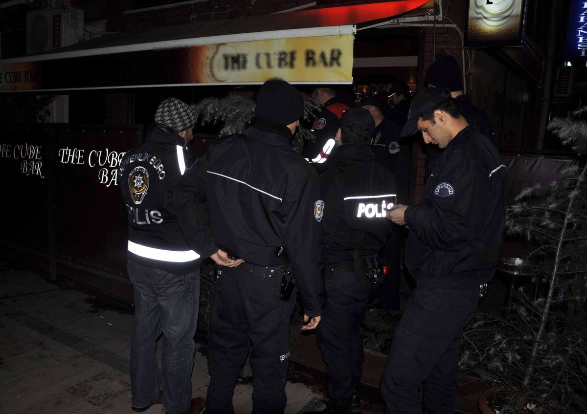 Barlara 200 Polisle Baskın