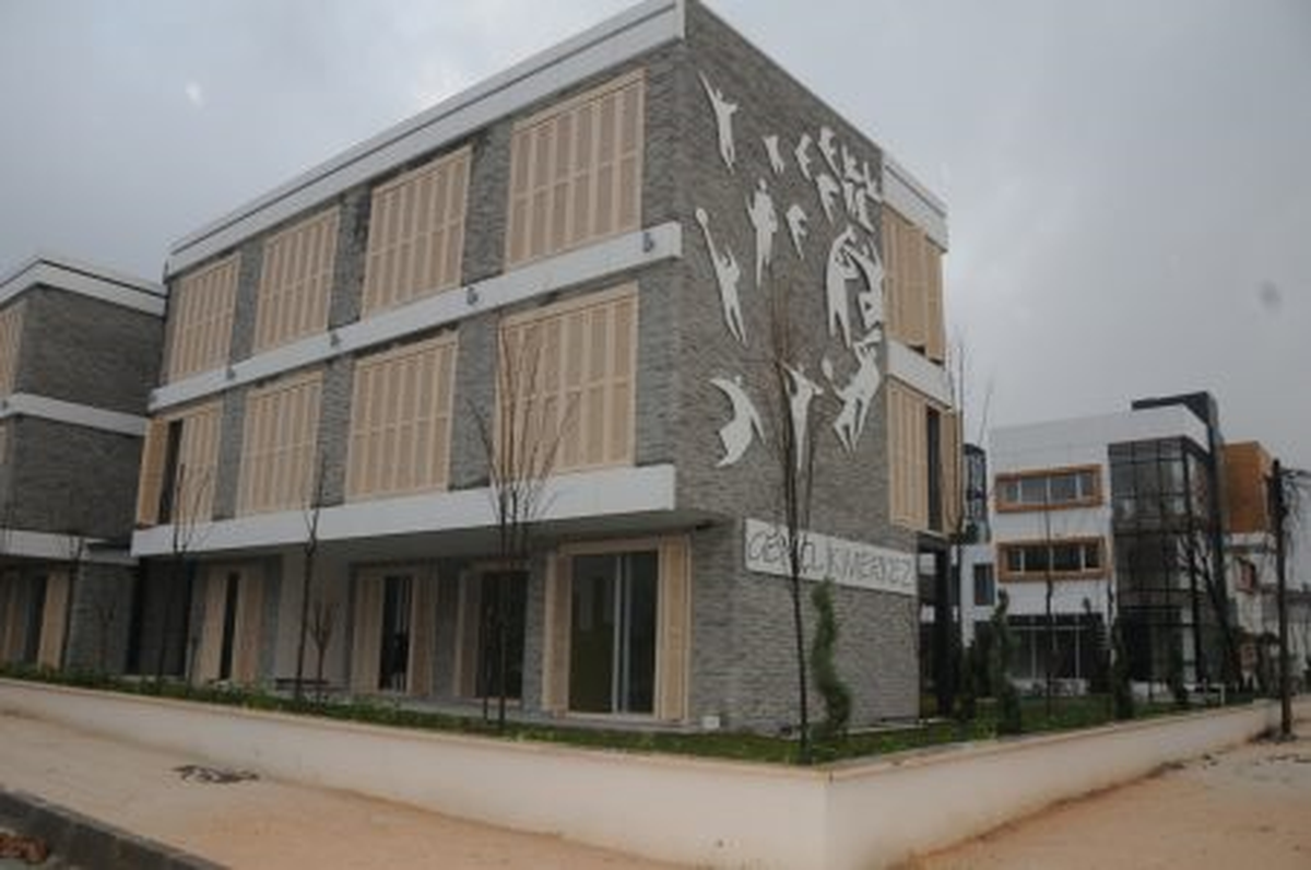 Başkan Ergün Atatürk Gençlik Merkezi\'ni İnceledi