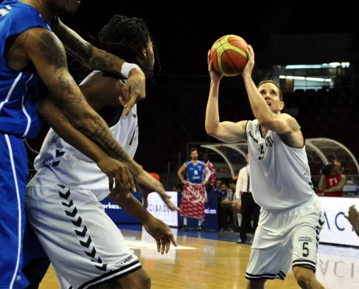 Beşiktaş, Antalya Büyükşehir Belediyesi'ni 86-69 Mağlup Etti