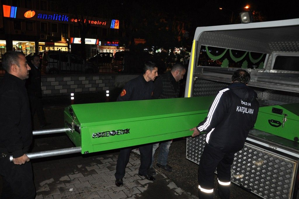 Bursa İnegöl\'de İşten Çıkarılan Güvenlik Görevlisi Kendini Astı
