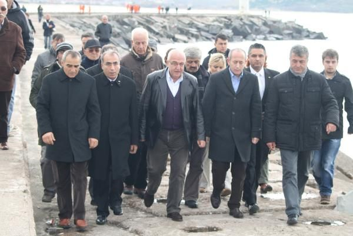 CHP\'liler Şile\'de Kurtarma Çalışmalarını İzledi