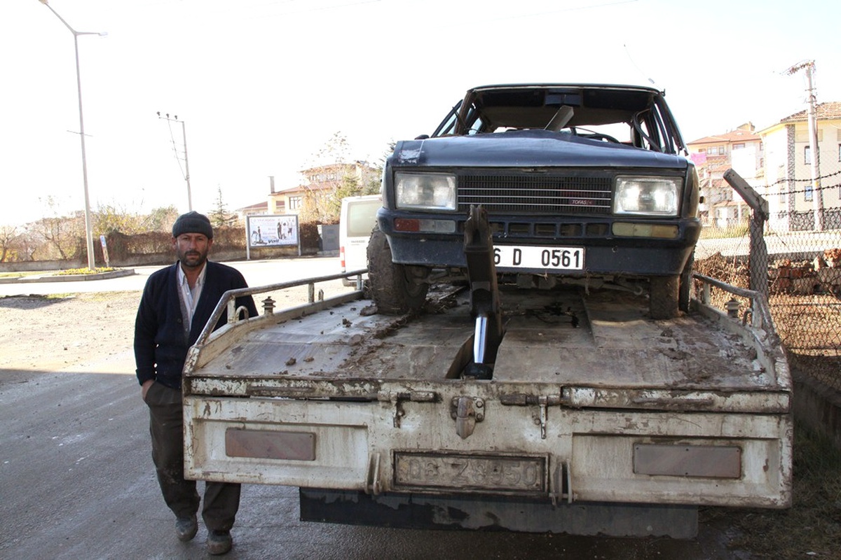 Polisten Kaçarken Kaza Yaptılar