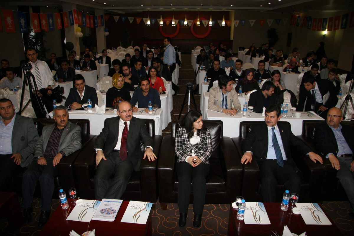 "Muhaliflerin Toplantısından Haberimiz Var"
