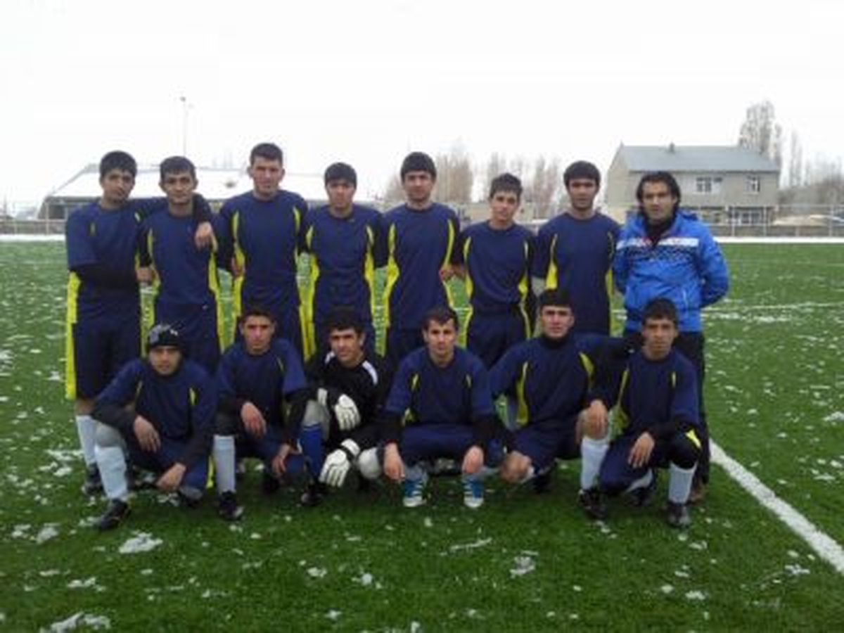 İmkb Gazi Ortaokulu Voleybola Damgasını Vurdu