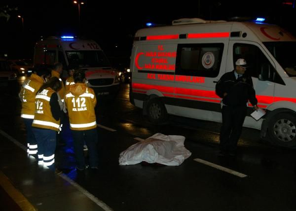 Kartal Sahilyolunda Otomobilin Çarptığı Kadın Hayatını Kaybetti