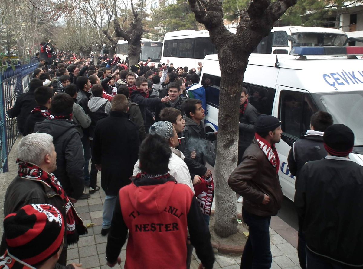 Kütahya\'da Taraftar Kavgası