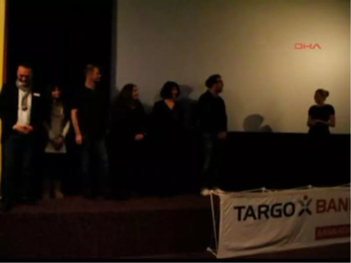 Oyuncular Bankadaş\'larla Buluştu