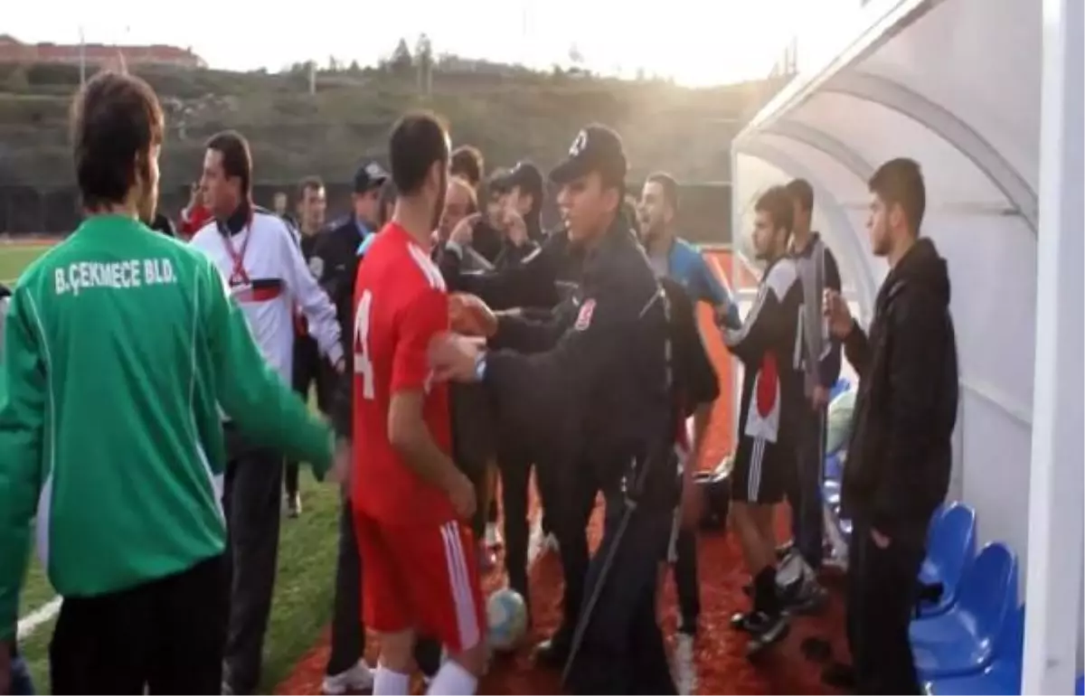 Sakarya\'da Amatör Maçta Kavga: 7 Yaralı 12 Gözaltı