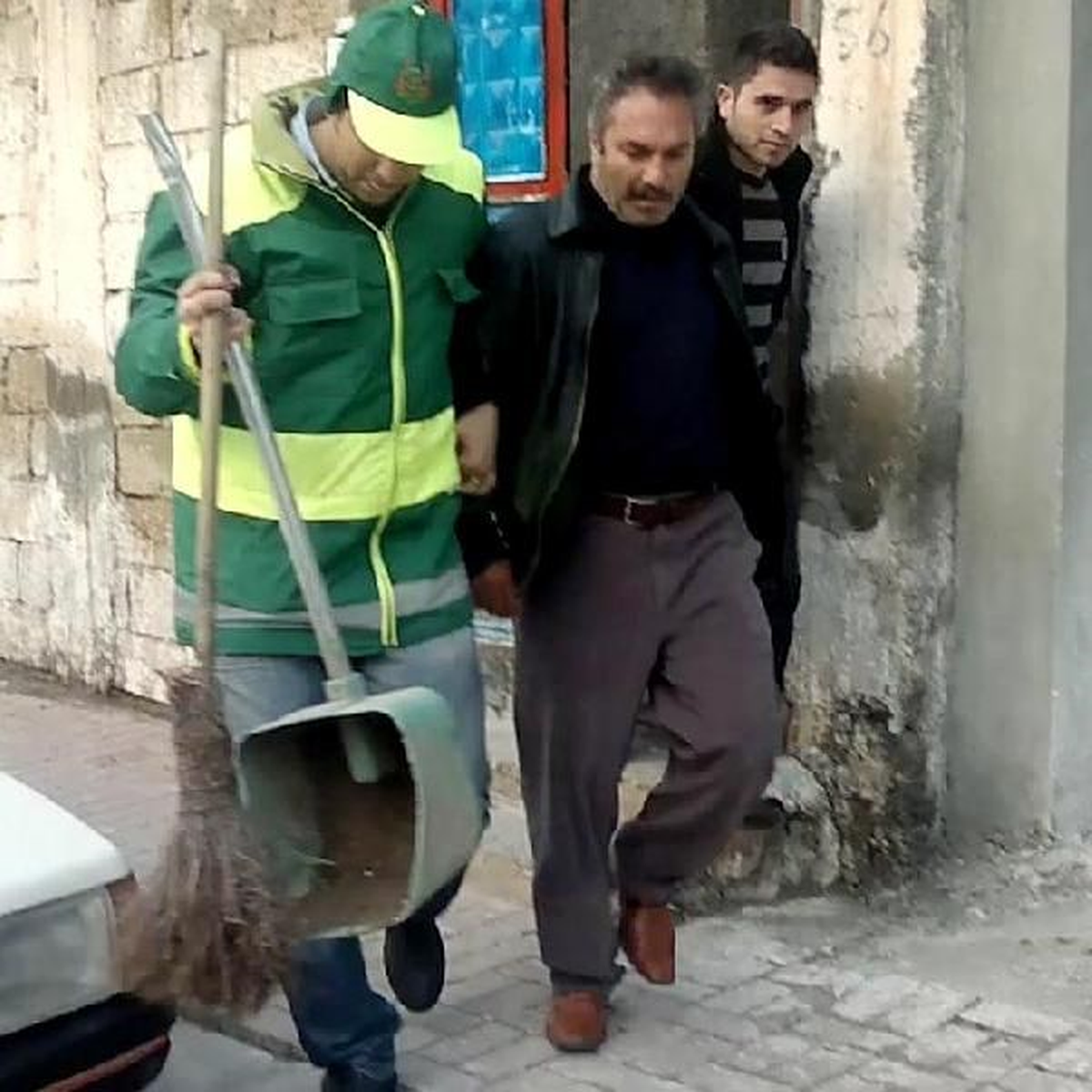 Şanlıurfa ) Polis Çöpçü ve Simitçi Gibi Davranıp, Cinayet Şüphelisini Yakaladı