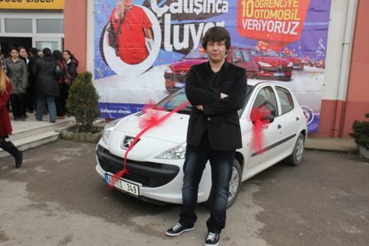 Sıfır Kilometre Otomobiller Öğrencileri Bekliyor