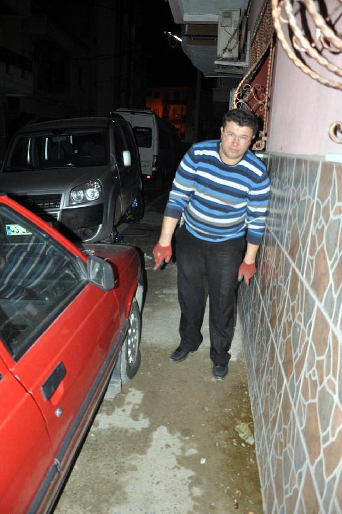 Turgutlu\'da 9 Aracın Lastikleri Kesildi