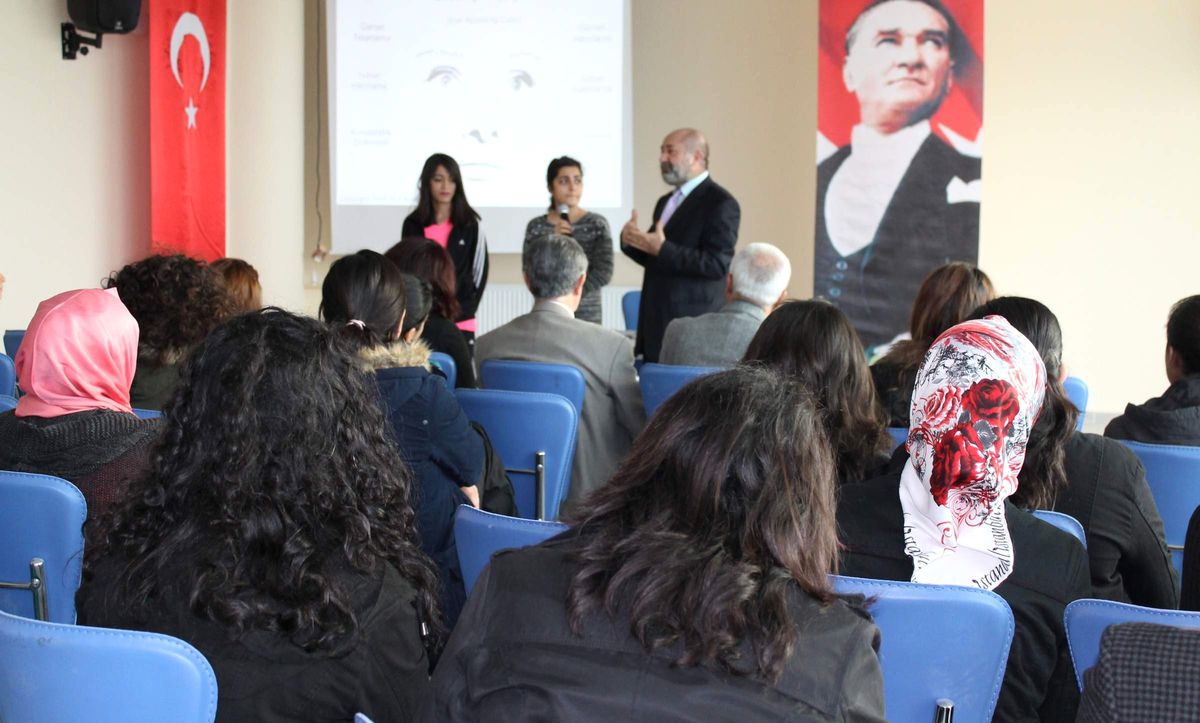 YURTKUR Öğrencilerine Liderlik Eğitimi Verildi