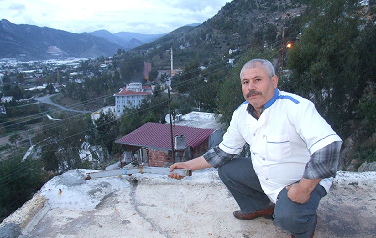 Anamur\'da Rüzgar Evin Çatısını Uçurdu
