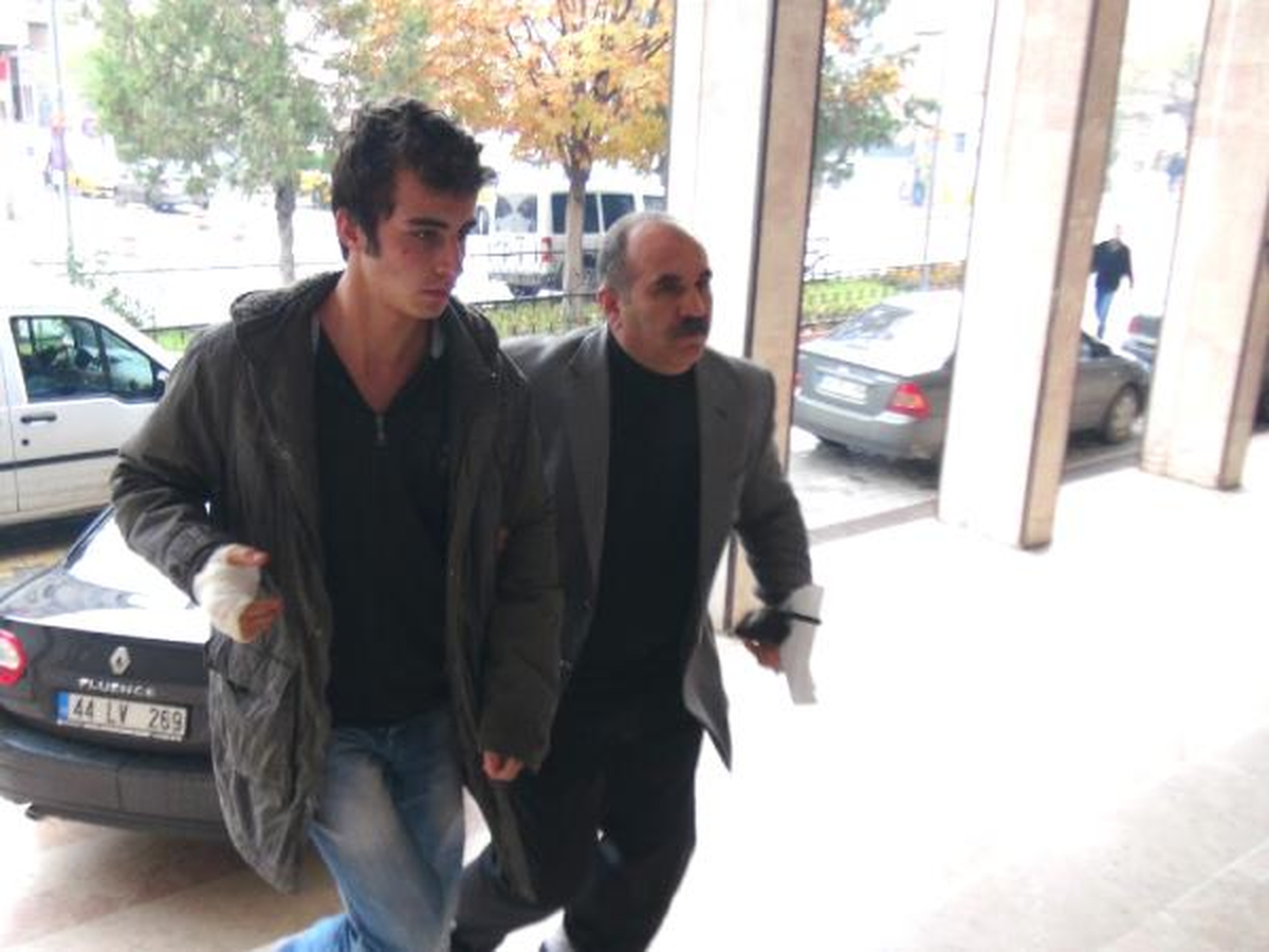 Annesini Öldüren Genç Adliyeye Sevk Edildi