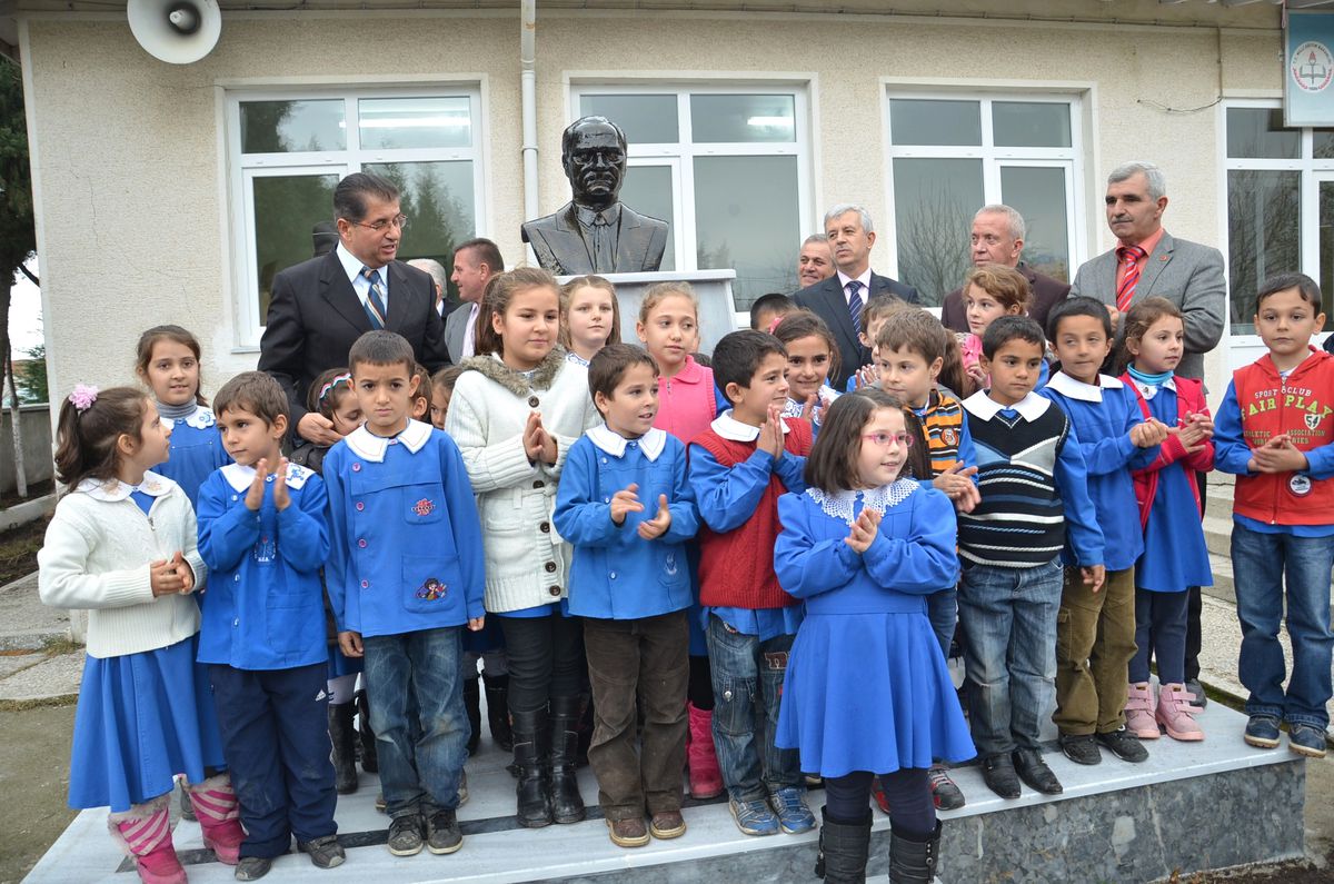 Coca - Cola'dan Yulaflı İlkokulu'na Destek