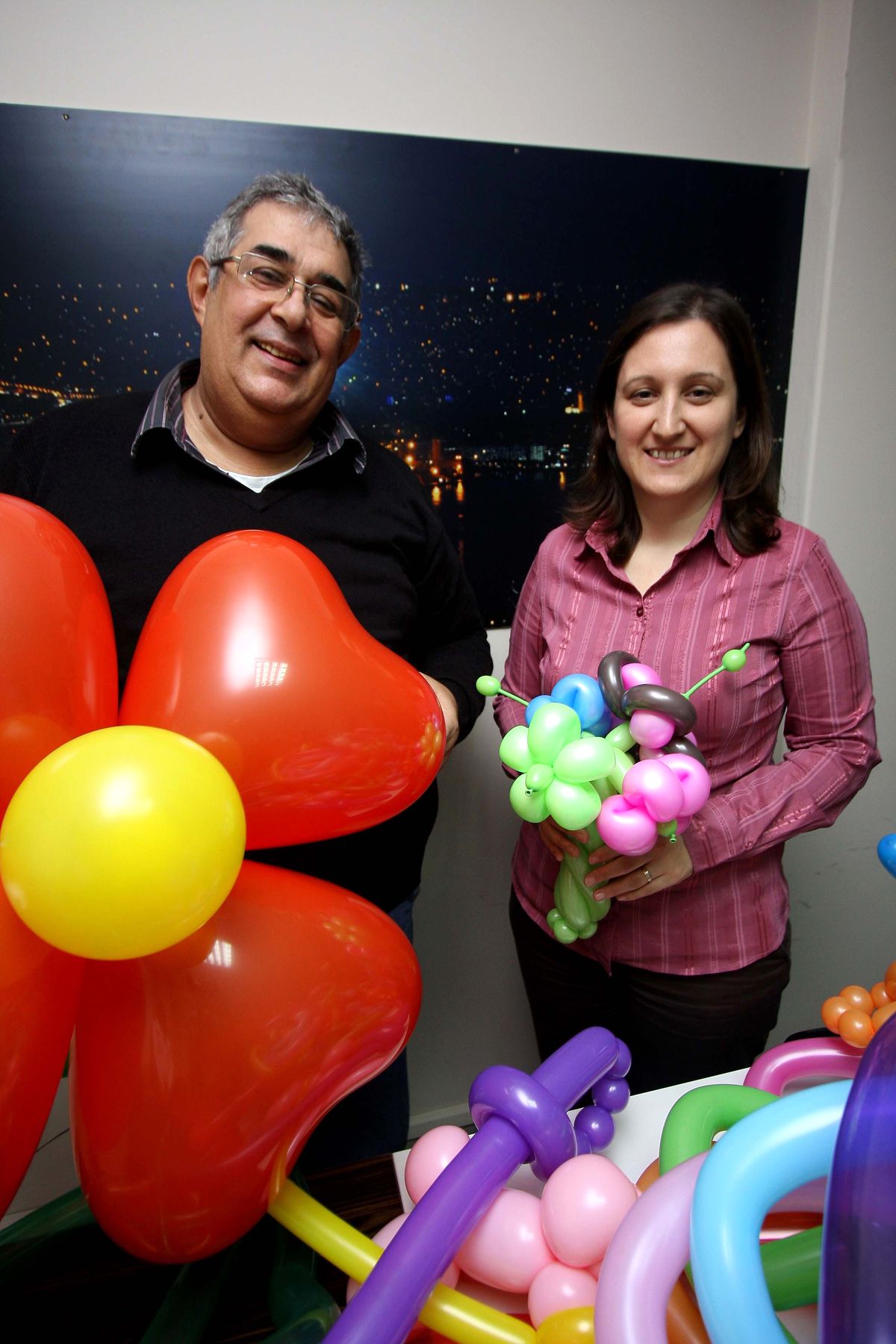 Çocuklara Balondan Hediyeler