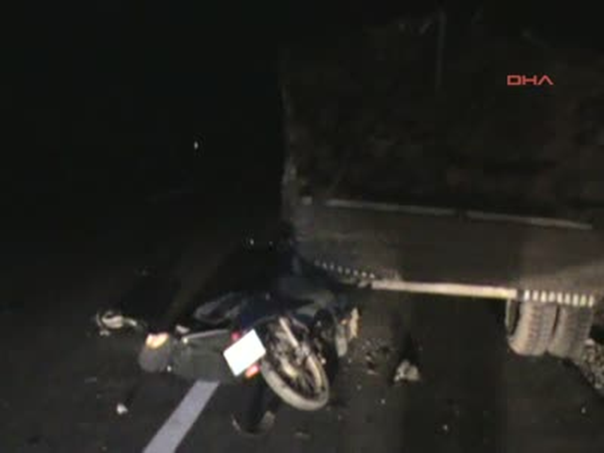 Çorum Motosikletiyle Traktöre Arkadan Çarptı Motosikletiyle Traktöre Arkadan Çarptı