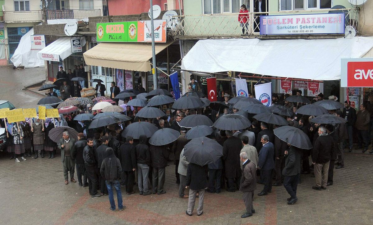 Eğitim-Bir-Sen\'den Başörtüsüne Özgürlük Eylemi