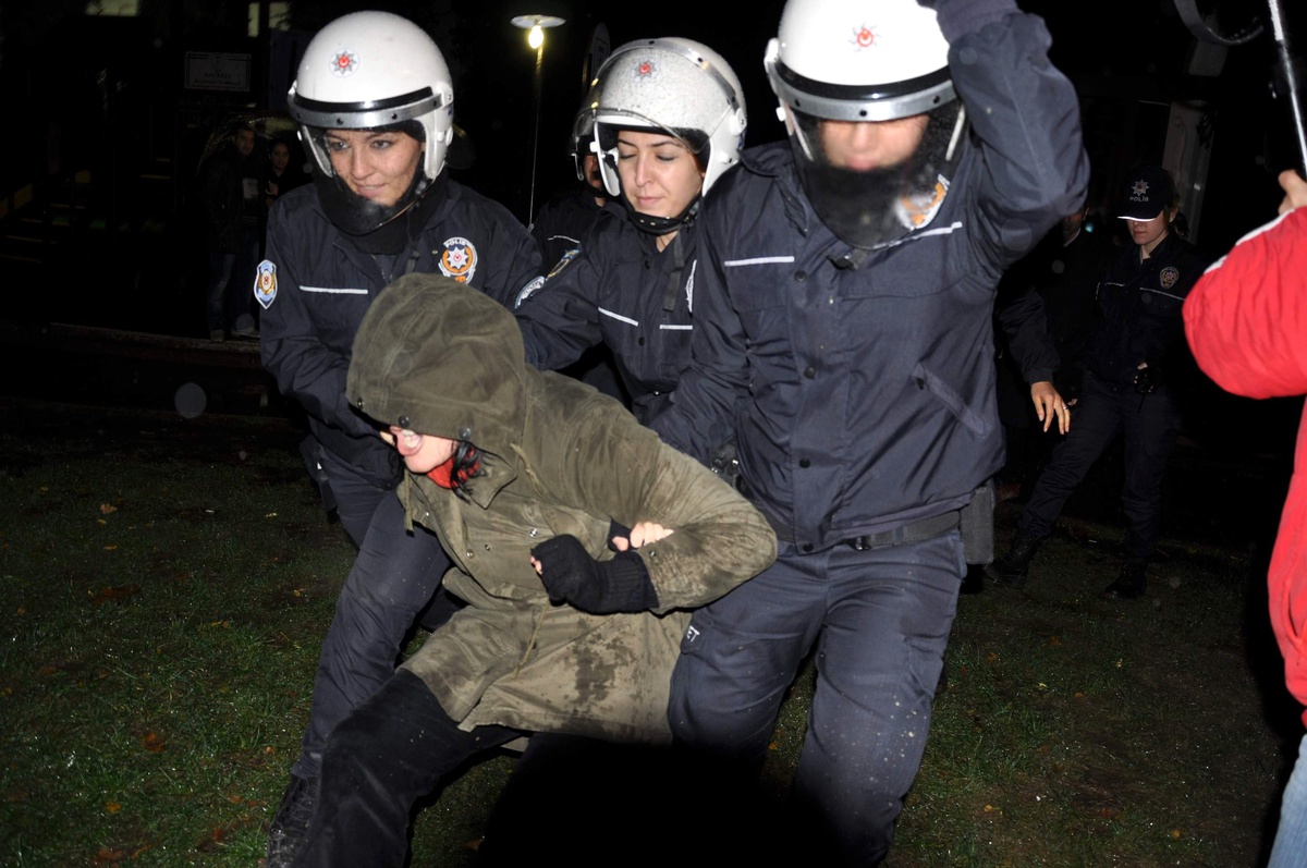 Gece Çadır Kurmak İsteyenlere Müdahale: 3 Gözaltı