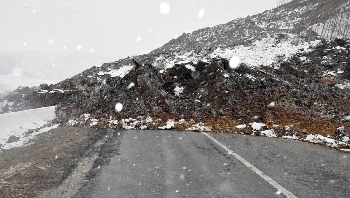 Gümüşhane Erzincan Karayolunda Heyelan
