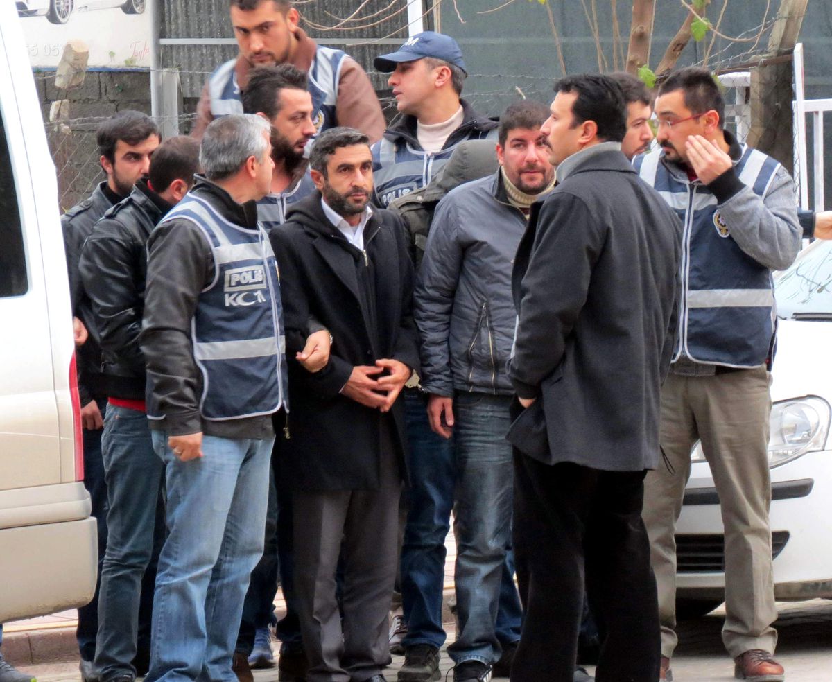 İki Ayrı Operasyonda 91 Kilo Esrar Ele Geçirildi: 8 Gözaltı