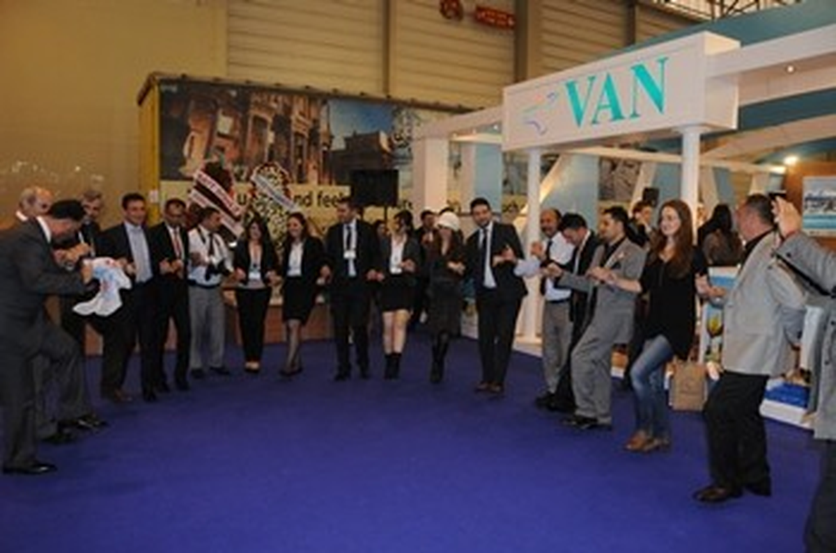 İzmirliler Van Türküleri ile Coştu