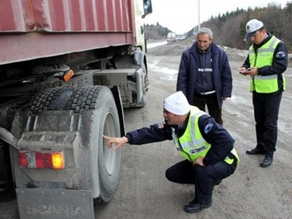 Kar Lastiği Takmayan Ticari Araçlar, Bolu\'dan Geçemeyecek