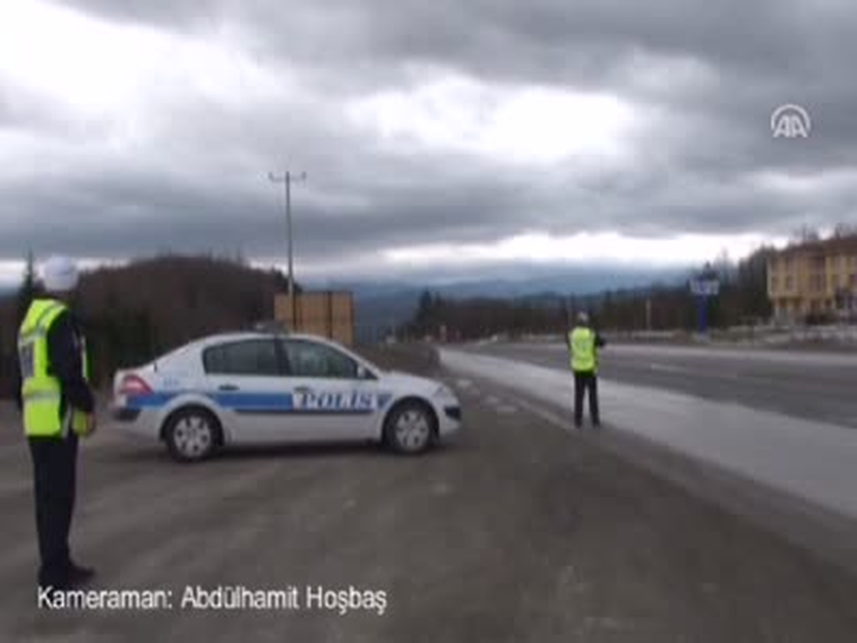 Kar Lastiği Takmayana Bolu Dağı Kapandı