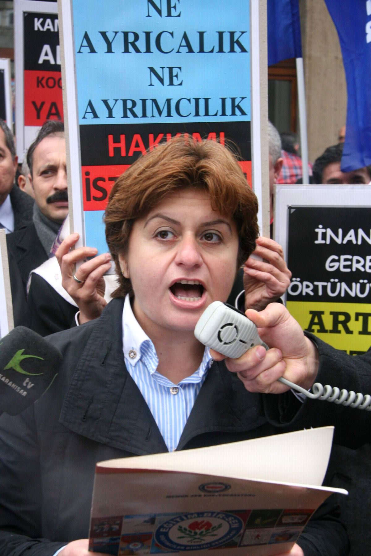 Memur-Sen Afyonkarahisar İl Temsilciliği\'nden Başörtüsüne Özgürlük Eylemi