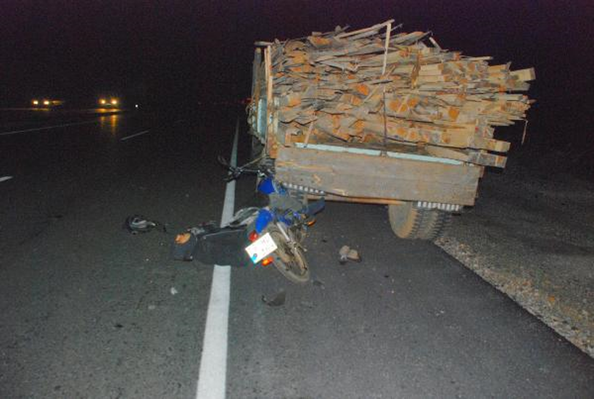 Motosikletiyle Traktöre Çarpan İşçi Öldü