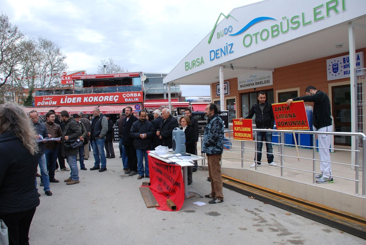 Mudanyalılar Tarihe Sahip Çıkmak İçin İmza Topladı