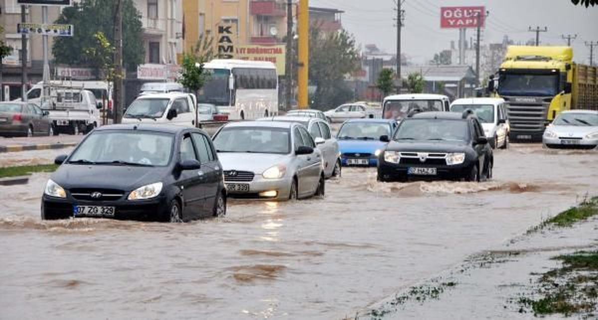 Muğla\'da Sağanak Yaşamı Olumsuz Etkiliyor