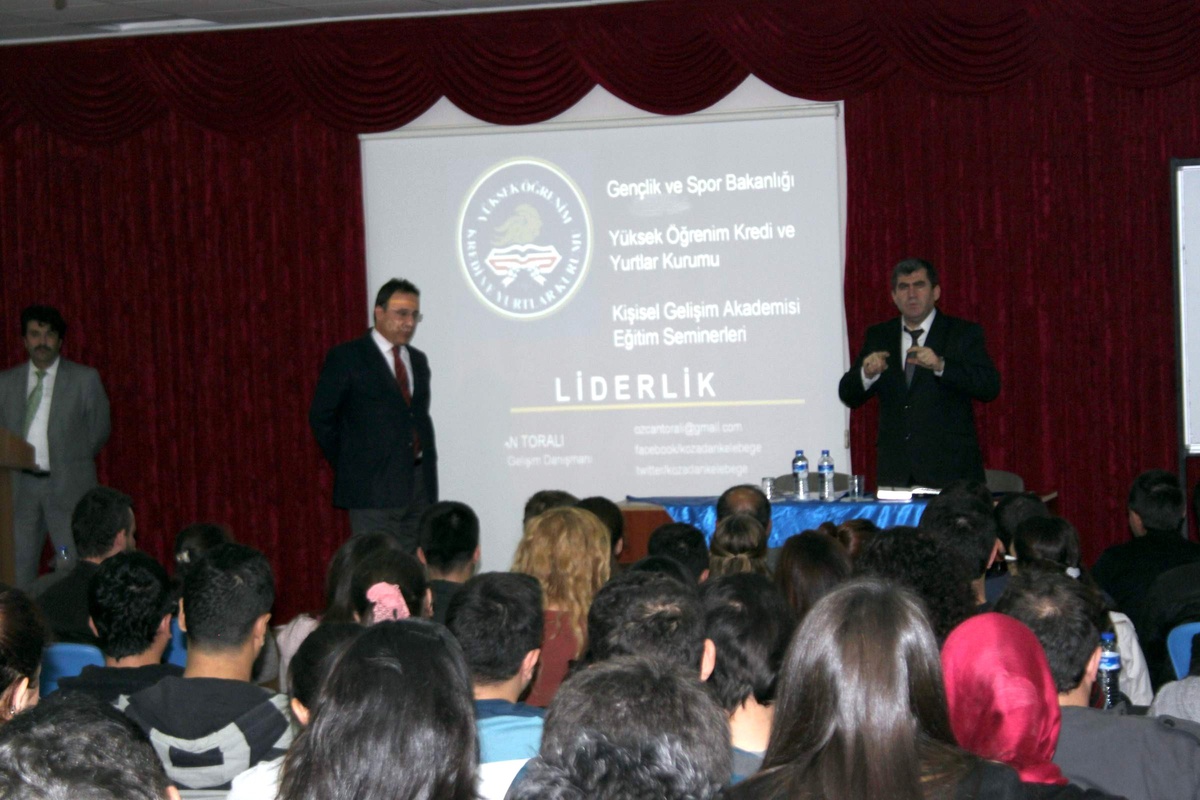 Nazillili Öğrencilere \'Liderlik ve İletişim\' Semineri
