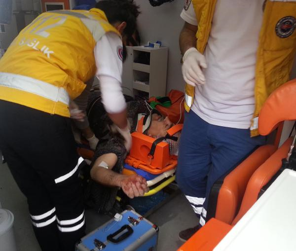 Sıva Yaparken 3\'üncü Kattan Düşen Usta Yaralandı
