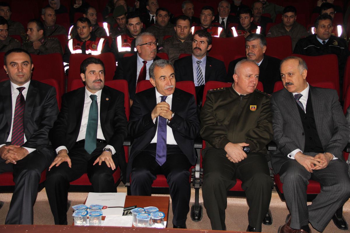 TBMM İnsan Hakları Komisyonu Başkanı Üstün Sakarya\'da