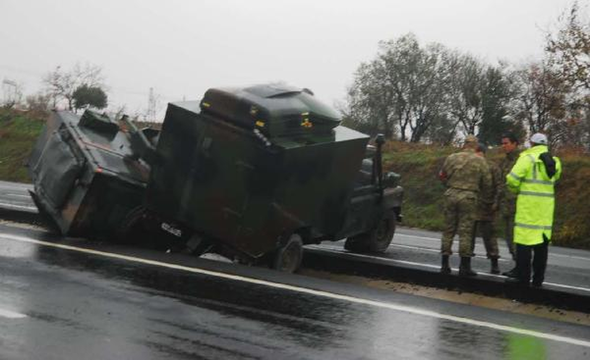Tekirdağ\'da 2 Astsubay Trafik Kazasında Yaralandı