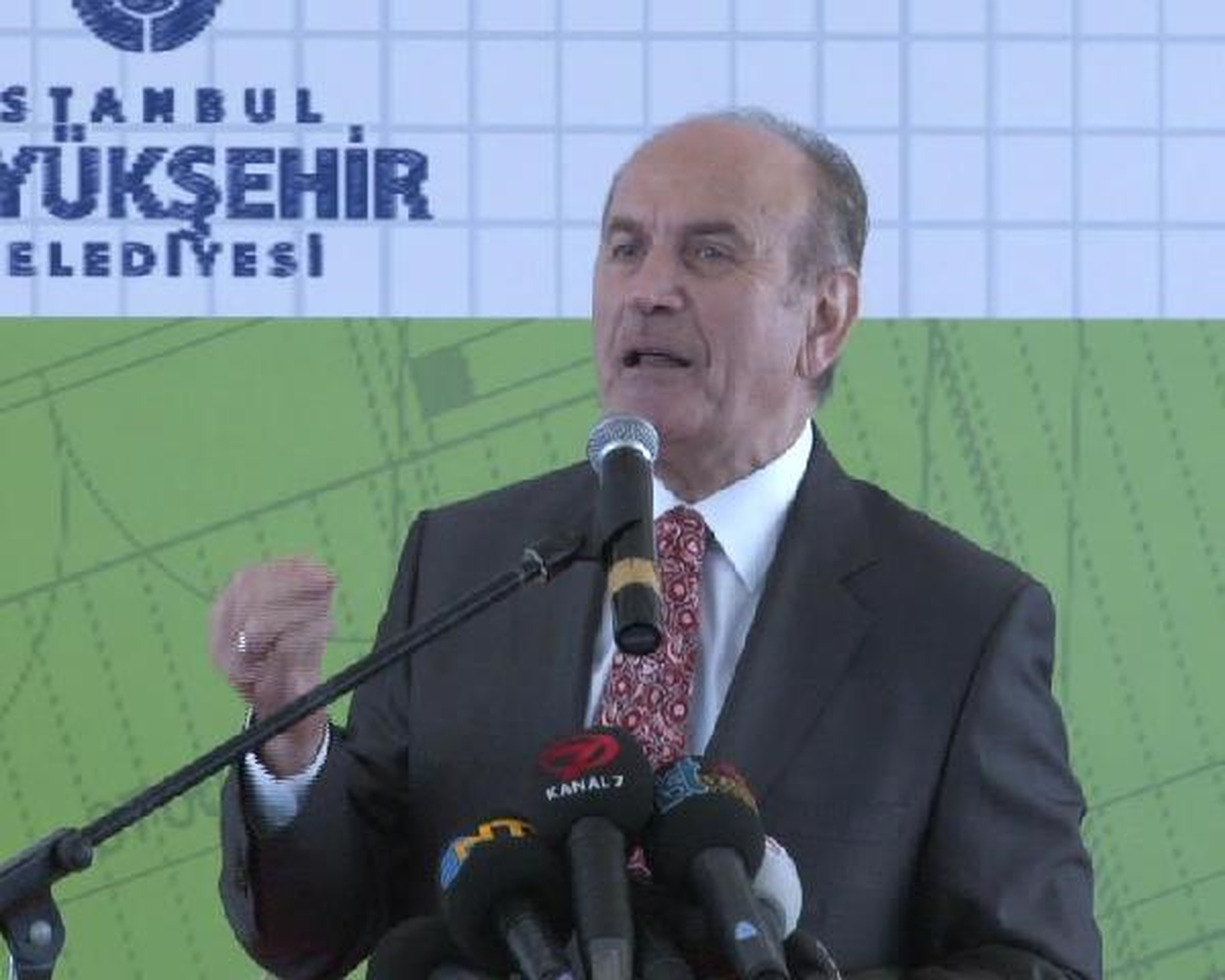 Topbaş, Sancaktepe\'de Temel Atma Törenine Katıldı
