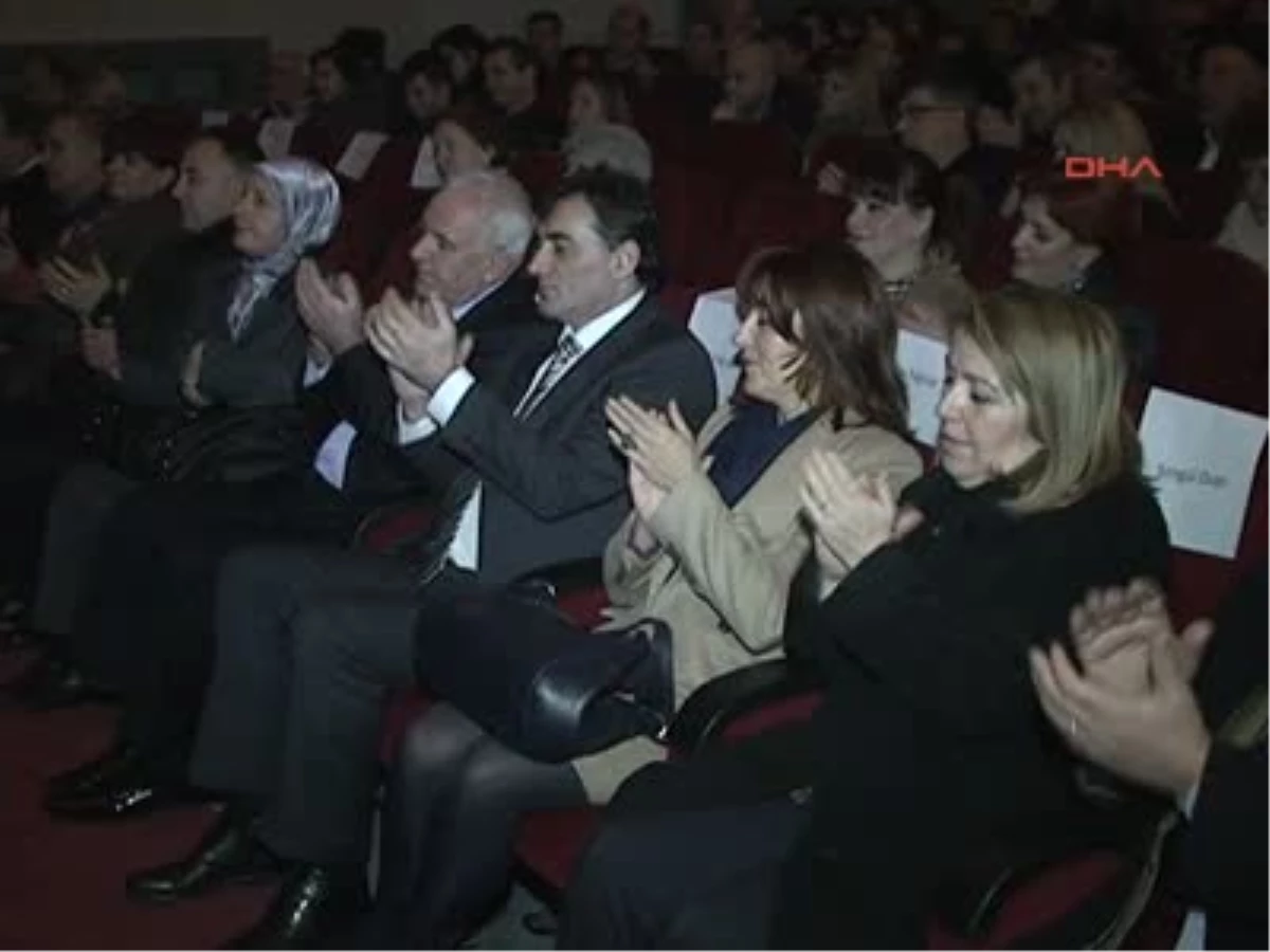 2 Makedonya Türk Tiyatrosu \'Hepsi Oğlumdu\' Oyunuyla Kosova\'da Seyircisiyle Buluştu