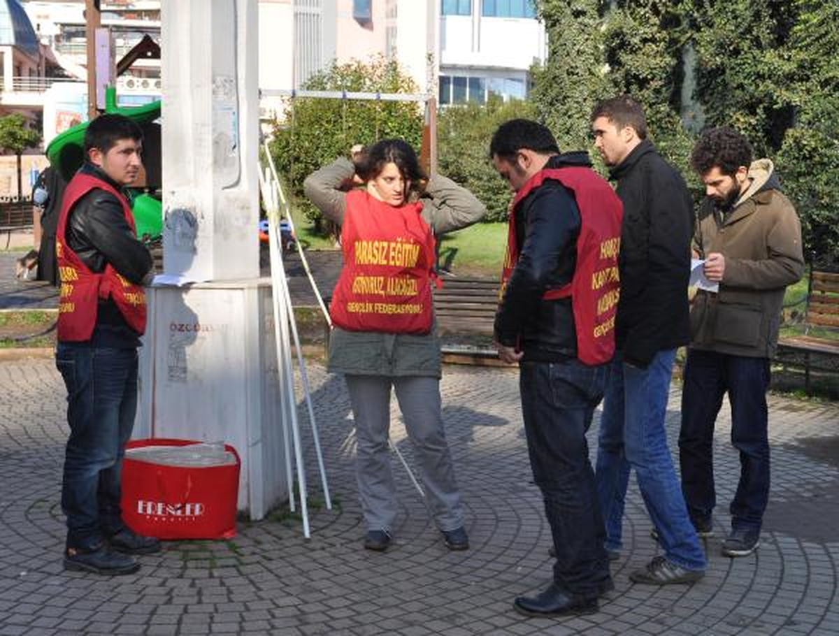 Açlık Grevi İçin Çadır Kuran Dev-Genç Üyesi Üniversitelilere Gözaltı