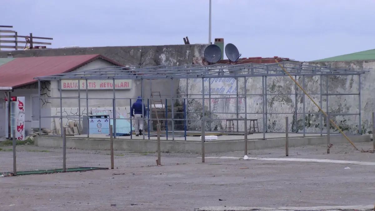 Akçakoca Balıkçı Barınağında Su Ürünleri Kontrol Merkezi Yapılıyor