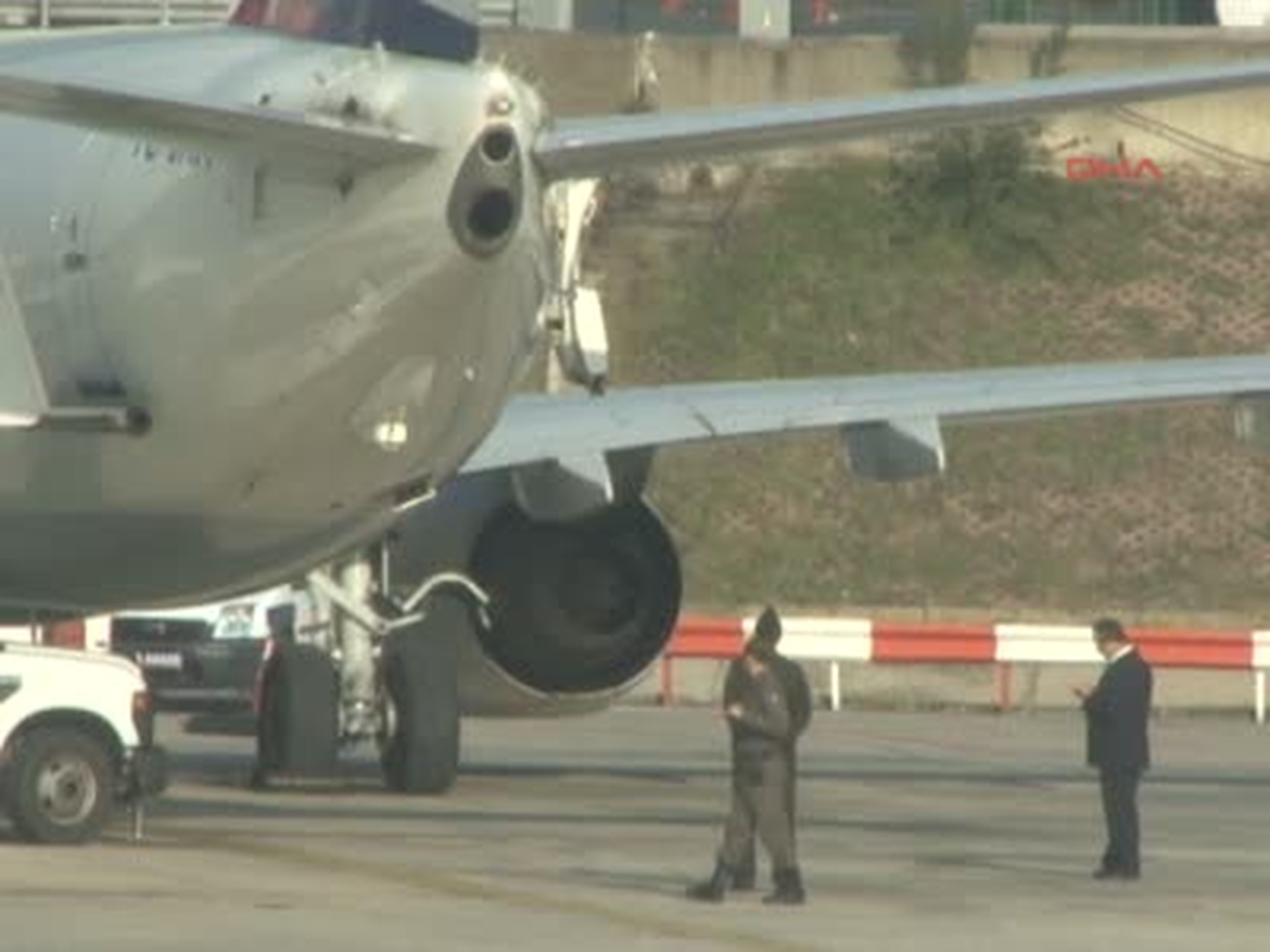 Atatürk Havalimanı\'nda "Mahkum Uçağı" Alarmı