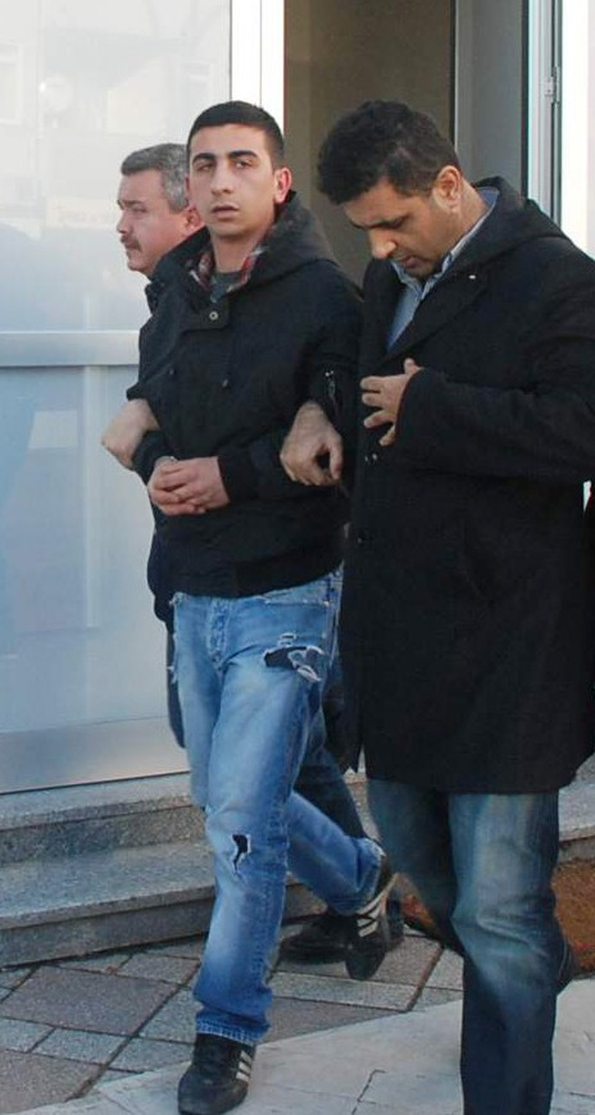 Bıçakla Yaralamaya 4 Yıl 2 Ay Hapis Cezası