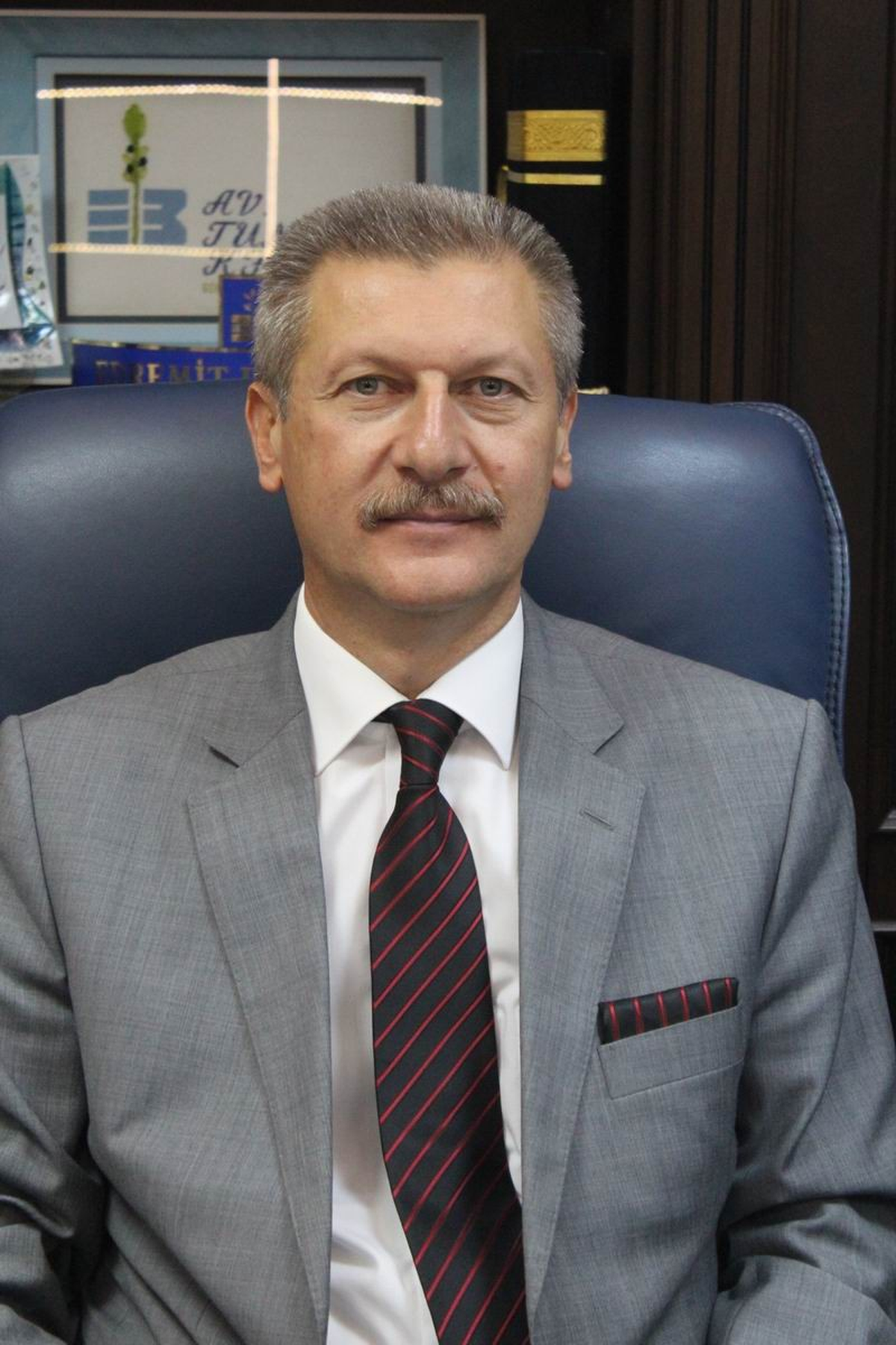 Edremit\'e Yeni Modern Meydan
