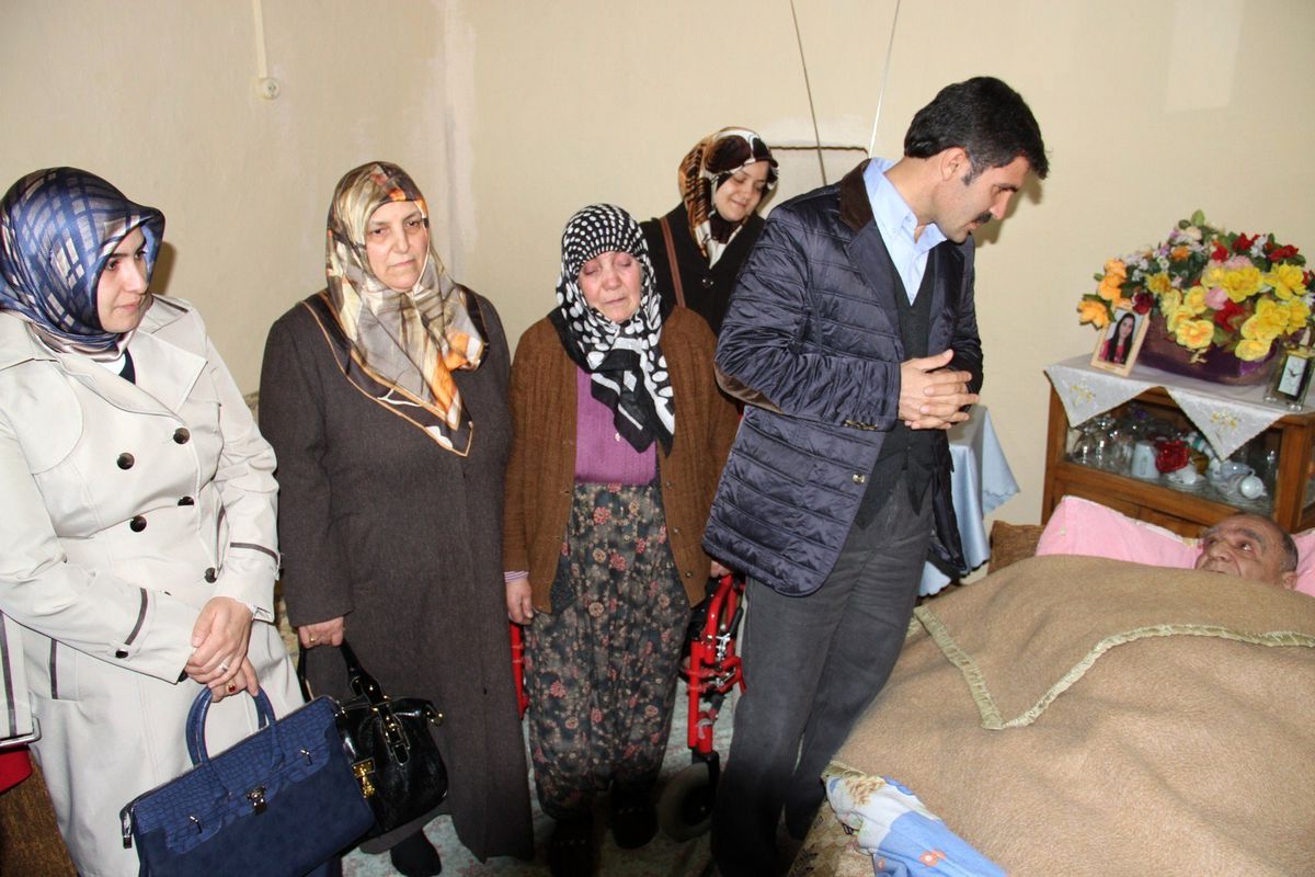 Erzincan Gönüllü Gençler Ekibi Evleri Temizliyor