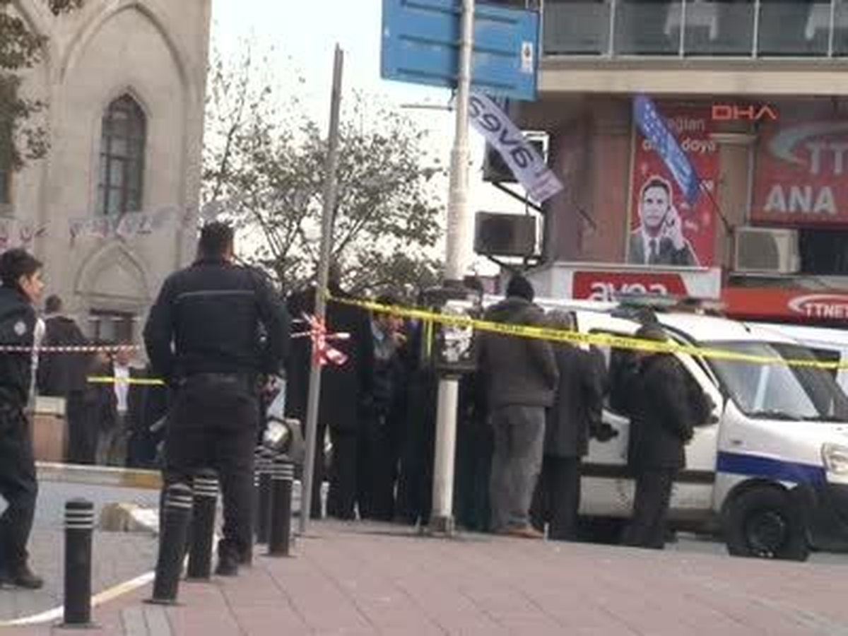Gaziosmanpaşa\'da Polise Silahlı Saldırı (2)