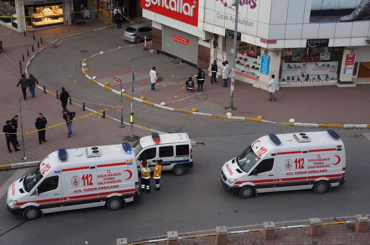 Gaziosmanpaşa\'da Polise Silahlı Saldırı (7)